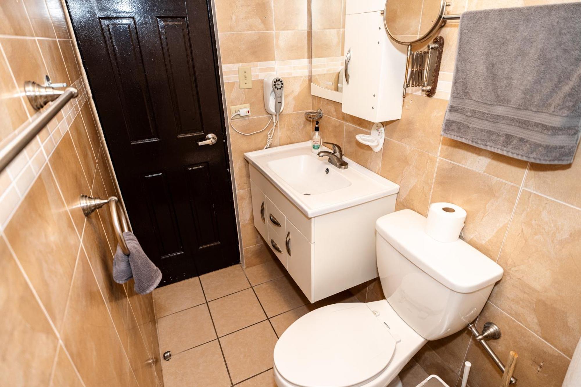 Apartmán Luxury Retreat With Private Jacuzzi And Mountain Views Free Parking Ponce Exteriér fotografie