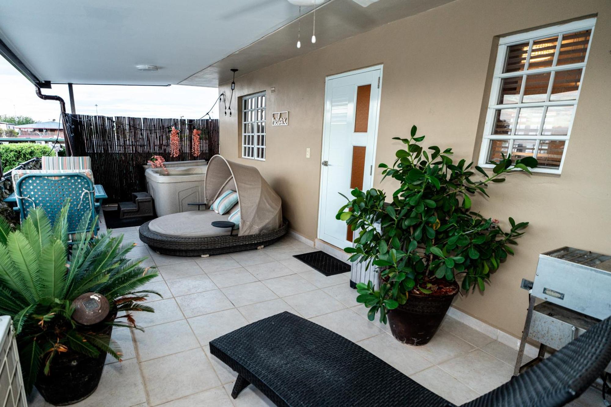 Apartmán Luxury Retreat With Private Jacuzzi And Mountain Views Free Parking Ponce Exteriér fotografie