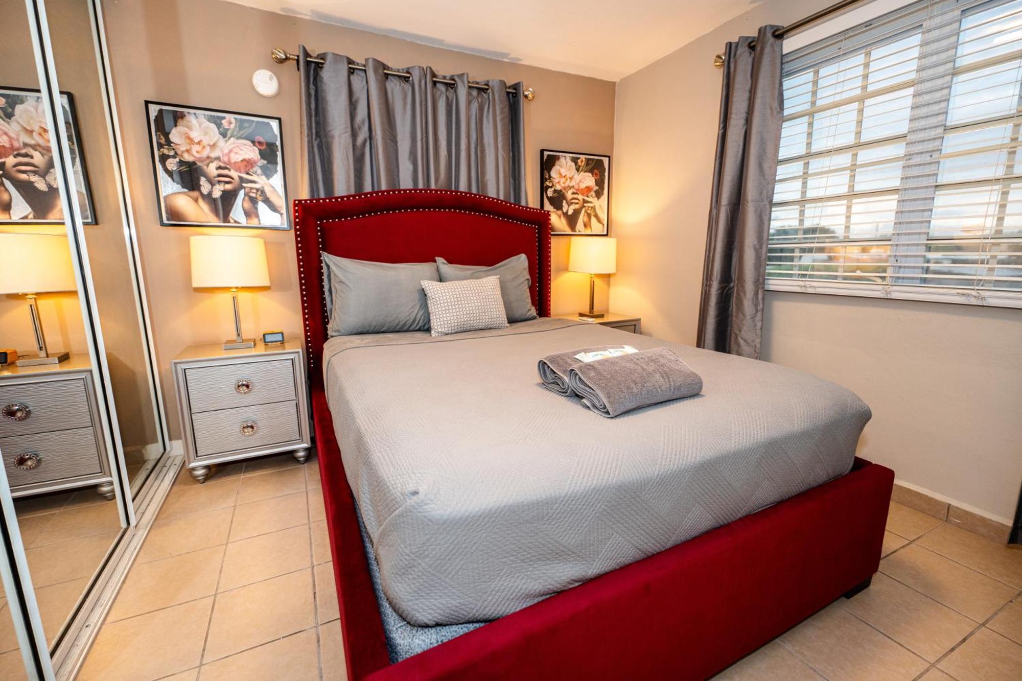 Apartmán Luxury Retreat With Private Jacuzzi And Mountain Views Free Parking Ponce Exteriér fotografie